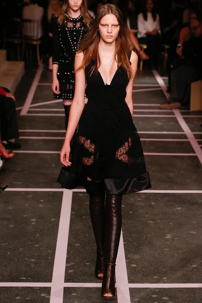 Look 48